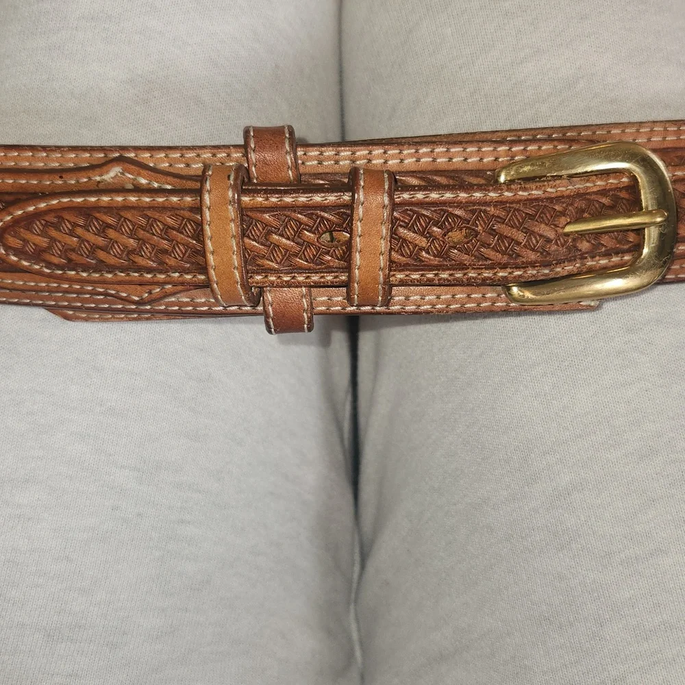 Silver Creek Collection Unisex Vintage Tan Brown Basket Weave Layer Leather Belt